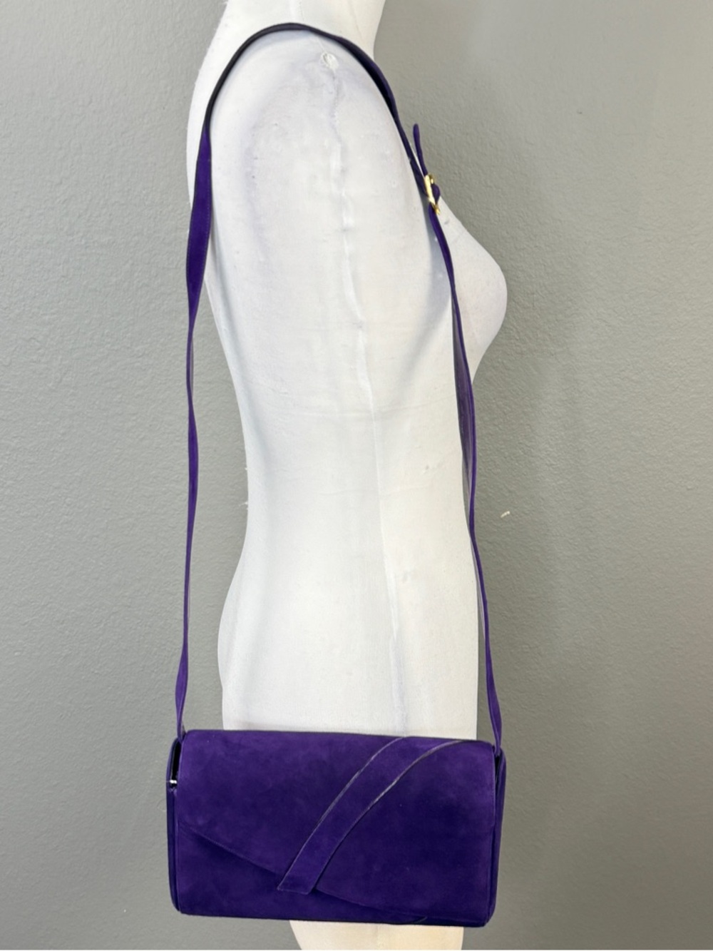 Vintage Bally Suede Grape Purple Purse Crossbody Envelope Shoulder Bag Italy